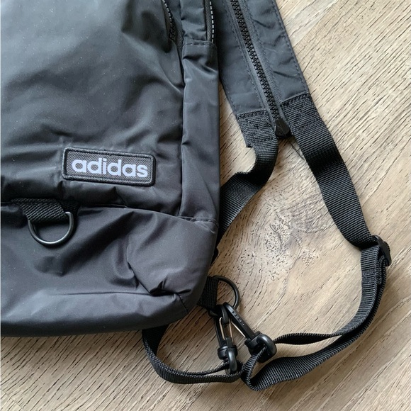 NWT❤️ Adidas Black Convertible Crossbody Bag - Picture 5 of 10